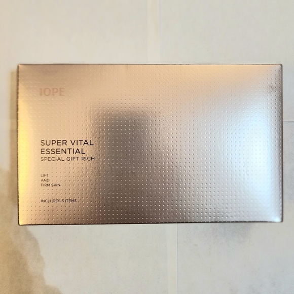 IOPE Super Vital Essential Special Gift Set Rich 5 piece K-Beauty - Picture 3 of 9